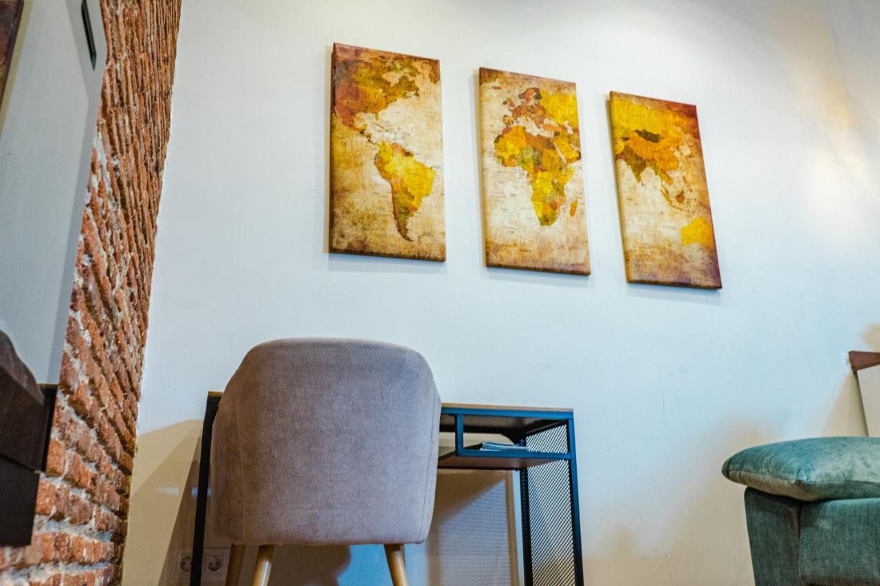 Acogedor Estudio En Cuatro Caminos By Bebalmy, Madrid